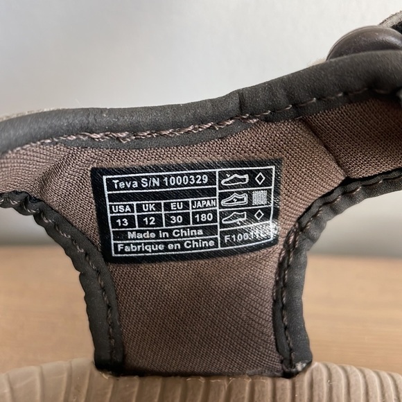 Sz13 kids Teva Toachi 2 sandals in taupe and orange. EUC - Picture 6 of 10